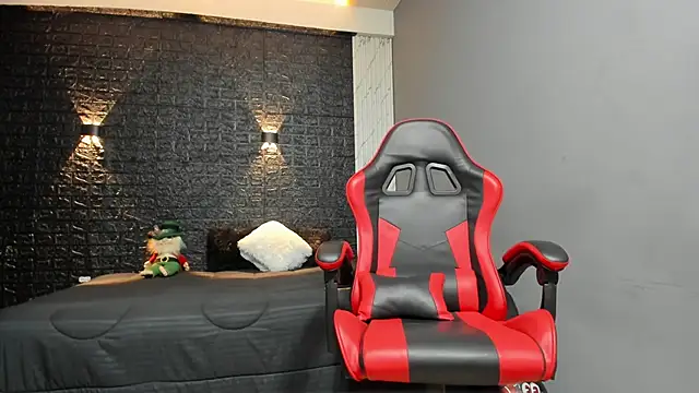 Snapshot of taurus_boy1 chatting on 11.30.25 taurus boy1 online show from 11.30.25