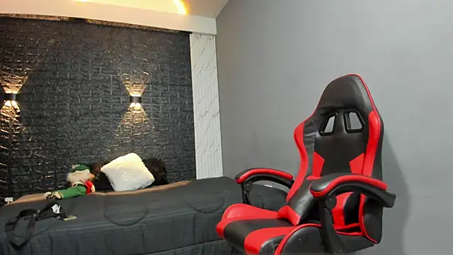 Snapshot of taurus_boy1 chatting on 12.03.25 taurus boy1 online show from 12.03.25