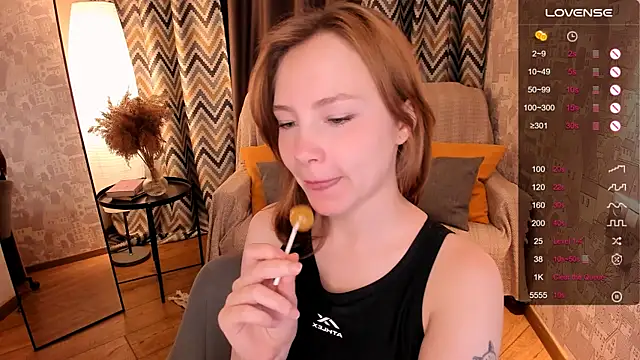 Snapshot of LanaBlu_ chatting on 12.11.24 LanaBlu online show from 12.11.24