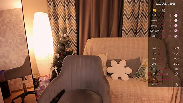 Snapshot of LanaBlu_ chatting on 12.20.24 LanaBlu online show from 12.20.24