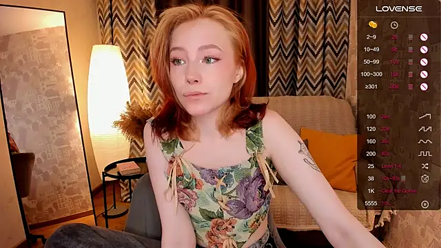 Snapshot of LanaBlu_ chatting on 02.01.25 LanaBlu online show from 02.01.25