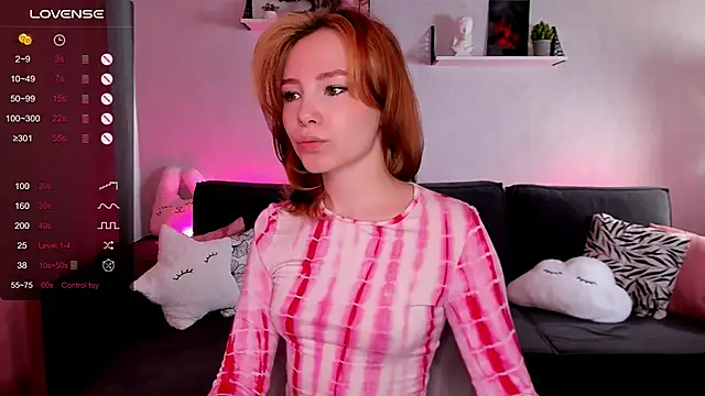 Snapshot of LanaBlu_ chatting on 03.12.25 LanaBlu online show from 03.12.25