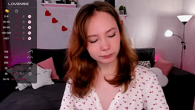 Snapshot of LanaBlu_ chatting on 09.20.25 LanaBlu online show from 09.20.25