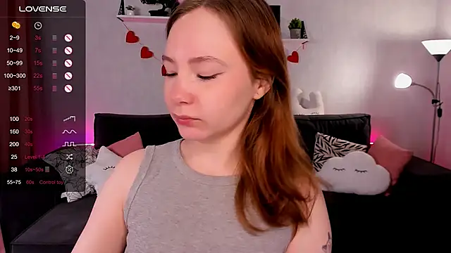 Snapshot of LanaBlu_ chatting on 09.24.25 LanaBlu online show from 09.24.25