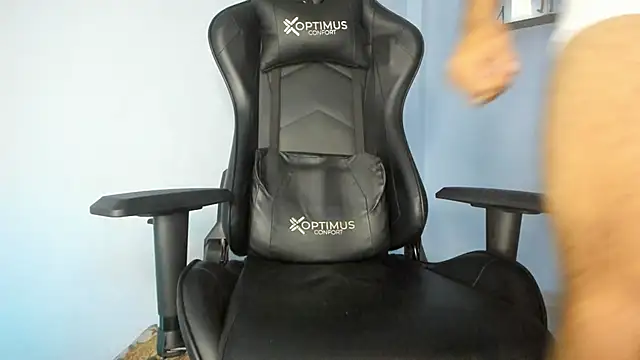 Snapshot of _Poseidon1_ chatting on 02.07.25 Poseidon1 online show from 02.07.25