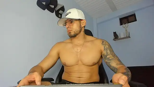 Snapshot of _Poseidon1_ chatting on 03.07.25 Poseidon1 online show from 03.07.25