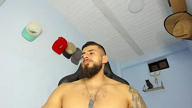 Snapshot of _Poseidon1_ chatting on 10.01.25 Poseidon1 online show from 10.01.25