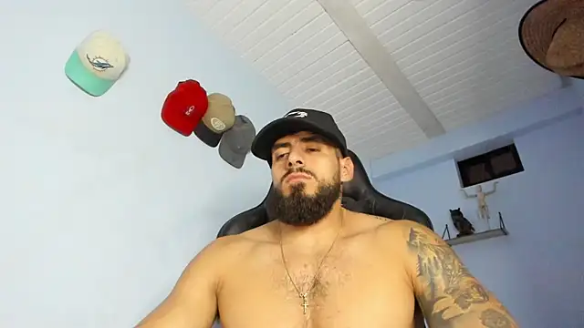 Snapshot of _Poseidon1_ chatting on 10.03.25 Poseidon1 online show from 10.03.25