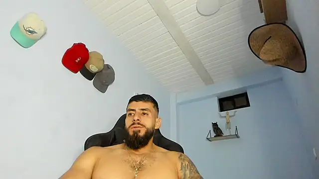 Snapshot of _Poseidon1_ chatting on 10.05.25 Poseidon1 online show from 10.05.25