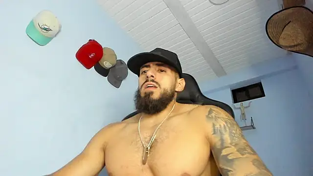 Snapshot of _Poseidon1_ chatting on 10.11.25 Poseidon1 online show from 10.11.25