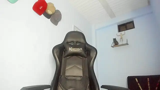 Snapshot of _Poseidon1_ chatting on 11.12.25 Poseidon1 online show from 11.12.25