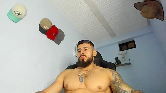 Snapshot of _Poseidon1_ chatting on 11.25.25 Poseidon1 online show from 11.25.25