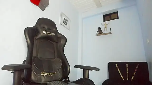 Snapshot of _Poseidon1_ chatting on 11.26.25 Poseidon1 online show from 11.26.25