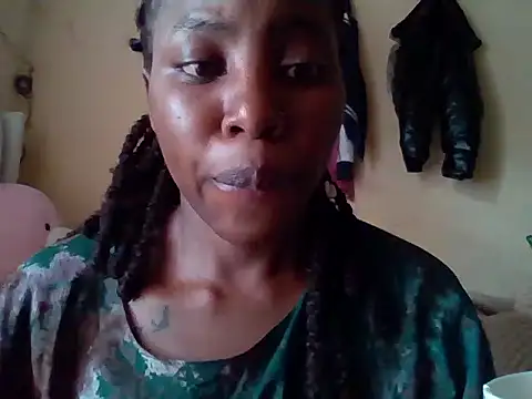 Queen loveer online show from 11.03.25