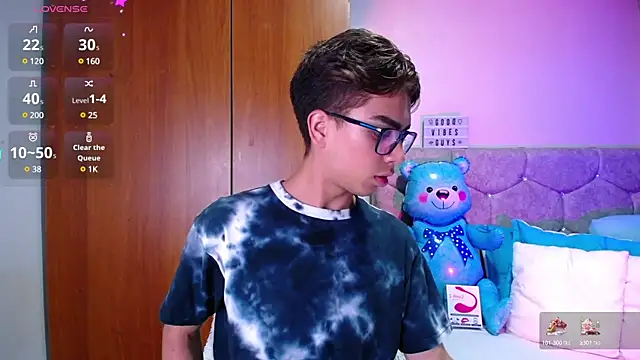 OwenBluee online show from 01.23.25