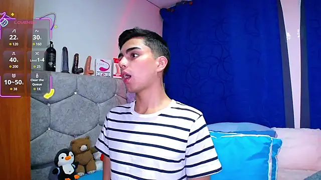 OwenBluee online show from 09.15.25