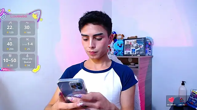 OwenBluee online show from 11.17.25