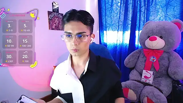 OwenBluee online show from 07.13.26