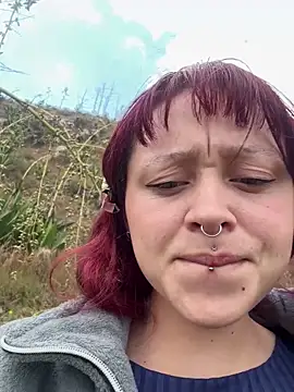 Snapshot of bombom_6 chatting on 11.08.25 bombom 6 online show from 11.08.25