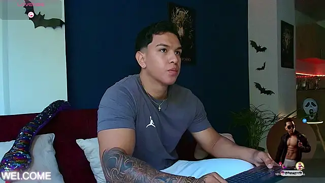 Taylor John online show from 10.31.25