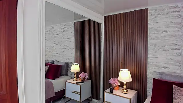 Snapshot of AndreaPink2024 chatting on 11.19.25 AndreaPink2024 online show from 11.19.25