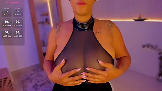 Snapshot of anahi_ryan_ chatting on 01.29.25 anahi ryan online show from 01.29.25