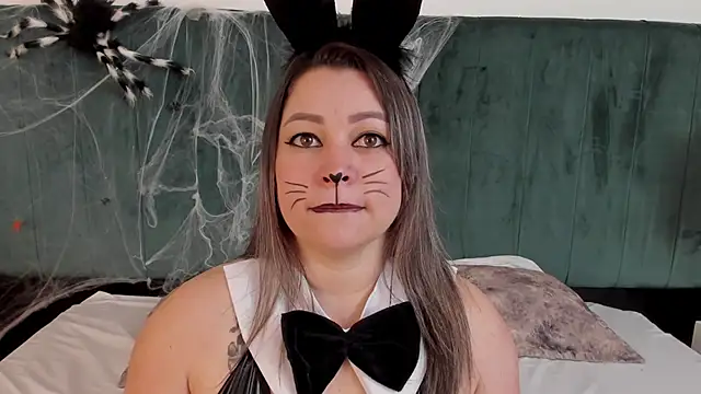 PandoraB  online show from 10.30.25