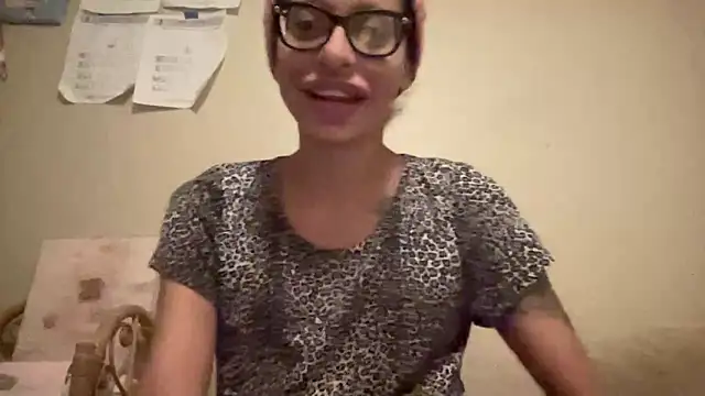 Snapshot of myloveforyouu chatting on 04.11.26 myloveforyouu online show from 04.11.26