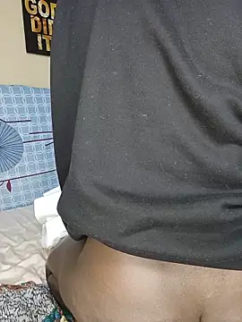 Snapshot of SquirtQueen16 chatting on 06.17.26 SquirtQueen16 online show from 06.17.26