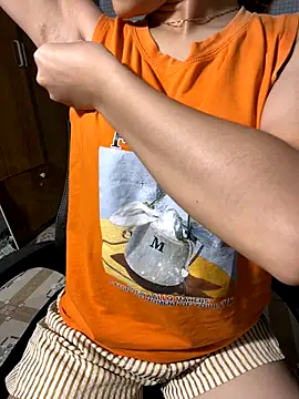 Snapshot of Girllikesexx2 chatting on 09.25.25 Girllikesexx2 online show from 09.25.25