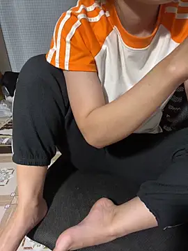 Snapshot of Girllikesexx2 chatting on 12.17.25 Girllikesexx2 online show from 12.17.25