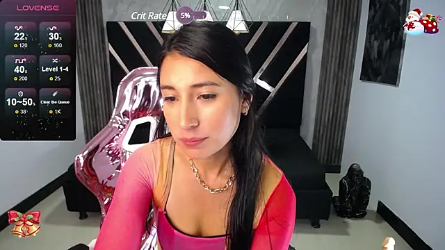 Snapshot of lizzyluk_ch chatting on 12.14.24 lizzyluk ch online show from 12.14.24