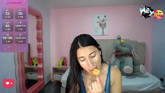 Snapshot of lizzyluk_ch chatting on 02.12.25 lizzyluk ch online show from 02.12.25