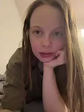 Snapshot of wrenlie chatting on 12.07.24 wrenlie online show from 12.07.24