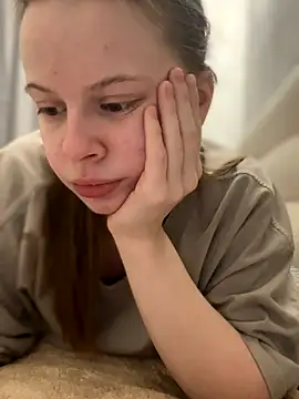 Snapshot of wrenlie chatting on 11.04.25 wrenlie online show from 11.04.25