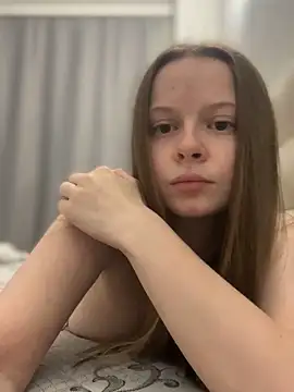 Snapshot of wrenlie chatting on 11.17.25 wrenlie online show from 11.17.25