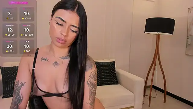 Snapshot of MariaHerrera_ chatting on 12.11.24 MariaHerrera online show from 12.11.24