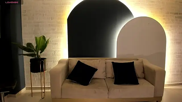 Snapshot of MariaHerrera_ chatting on 01.16.25 MariaHerrera online show from 01.16.25