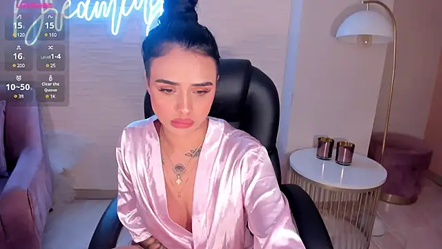 Snapshot of MariaHerrera_ chatting on 02.04.25 MariaHerrera online show from 02.04.25