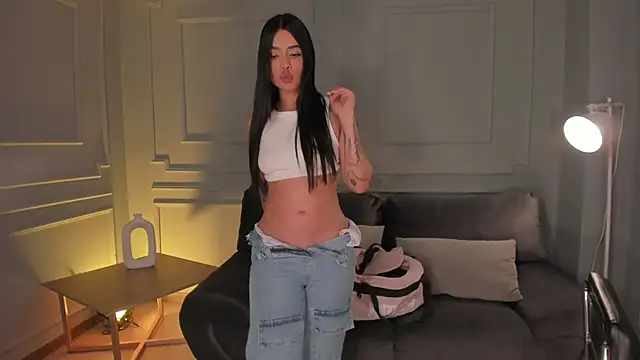 Snapshot of MariaHerrera_ chatting on 03.21.25 MariaHerrera online show from 03.21.25