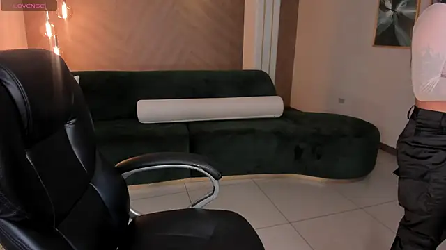 Snapshot of MariaHerrera_ chatting on 03.23.25 MariaHerrera online show from 03.23.25