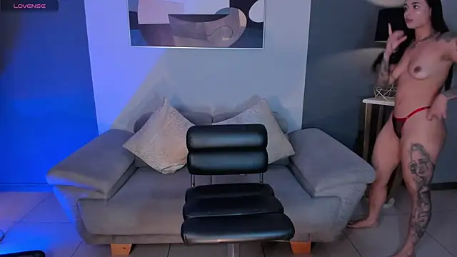 Snapshot of MariaHerrera_ chatting on 10.06.25 MariaHerrera online show from 10.06.25