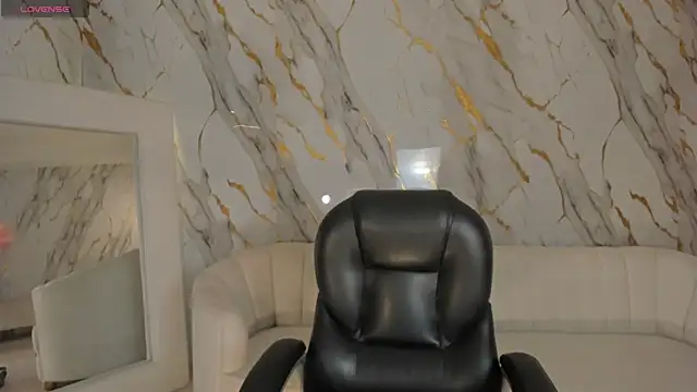 Snapshot of ArianaDumont chatting on 07.17.26 ArianaDumont online show from 07.17.26