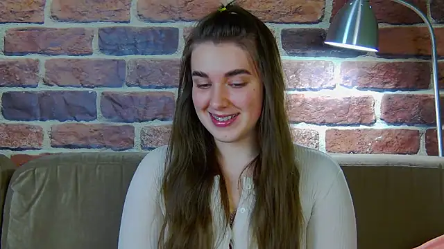 Sofia Hugs online show from 03.06.26