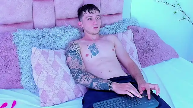 Dylanwhite23  online show from 01.28.25