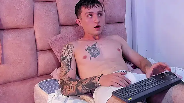 Dylanwhite23  online show from 03.23.25