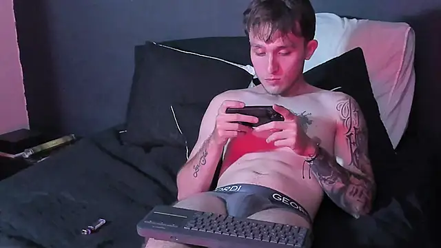 Dylanwhite23  online show from 10.01.25