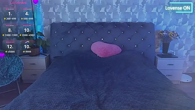 SuzannaWild online show from 09.22.25