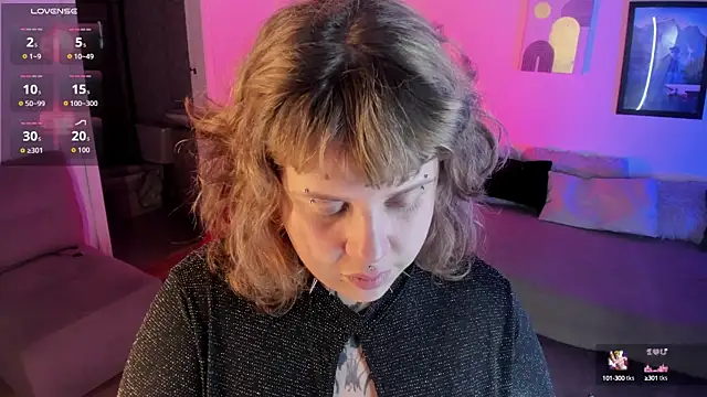 Snapshot of Sabrina_scarlett chatting on 09.29.25 Sabrina scarlett online show from 09.29.25