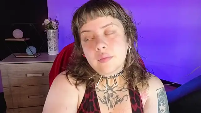 Snapshot of Sabrina_scarlett chatting on 11.04.25 Sabrina scarlett online show from 11.04.25